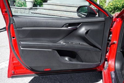 2022 Toyota Camry Hybrid SE