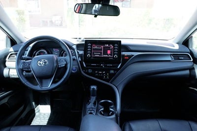 2022 Toyota Camry Hybrid SE