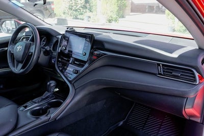 2022 Toyota Camry Hybrid SE