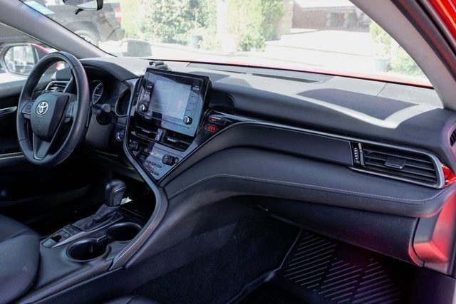 2022 Toyota Camry Hybrid SE