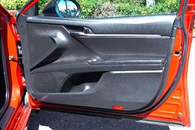 2022 Toyota Camry Hybrid SE
