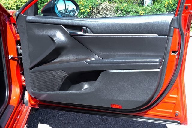2022 Toyota Camry Hybrid SE