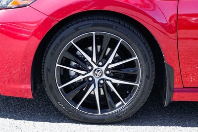 2022 Toyota Camry Hybrid SE