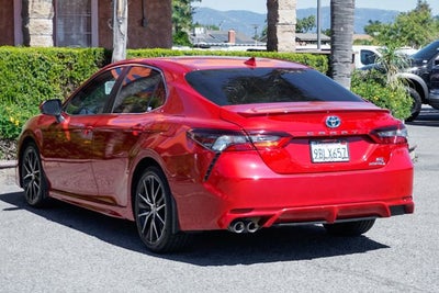 2022 Toyota Camry Hybrid SE