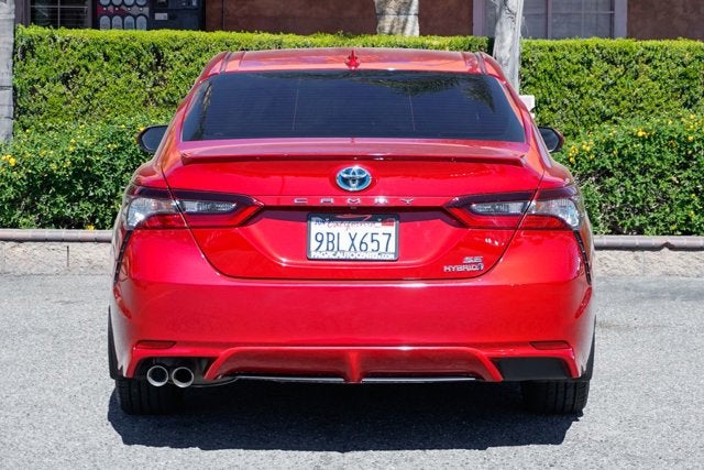 2022 Toyota Camry Hybrid SE