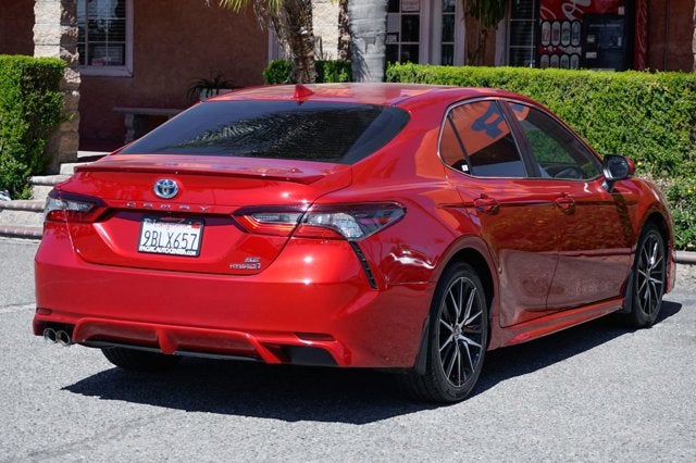 2022 Toyota Camry Hybrid SE