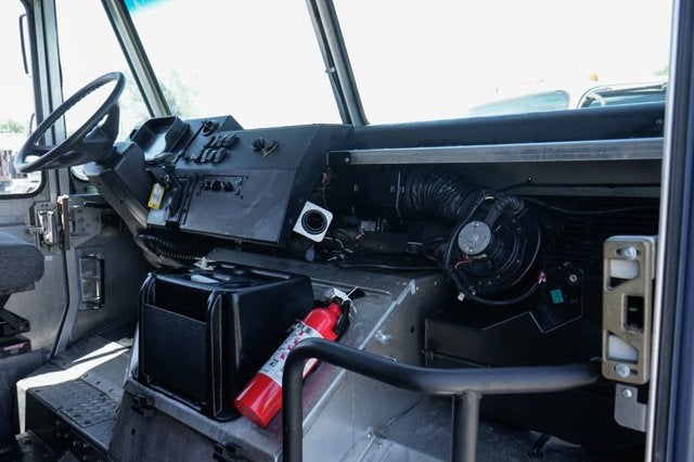 2020 Freightliner M Line Walk-In Base