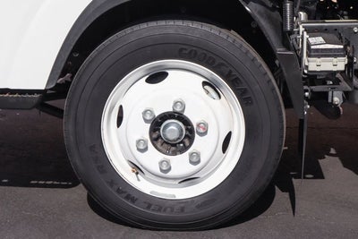 2024 Isuzu NPR HD