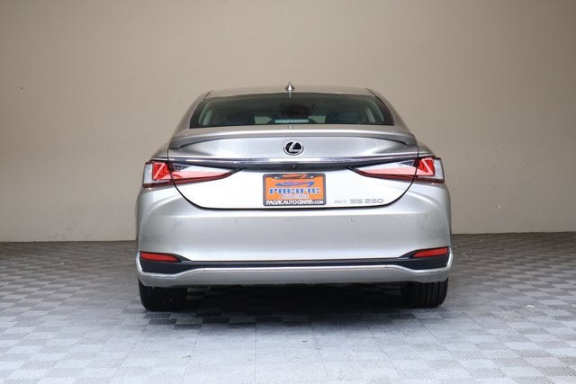 2021 Lexus ES 250