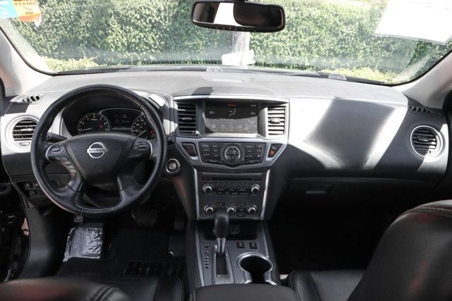 2019 Nissan Pathfinder SL