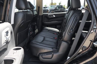 2019 Nissan Pathfinder SL