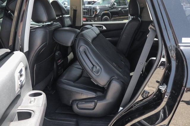 2019 Nissan Pathfinder SL