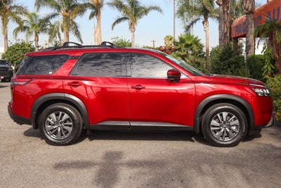 2022 Nissan Pathfinder SV