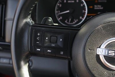 2022 Nissan Pathfinder SV