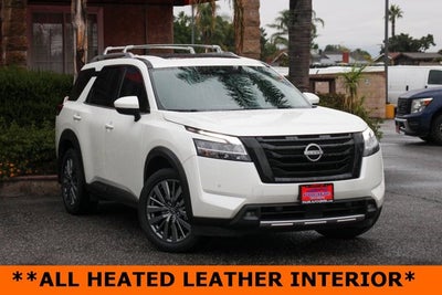 2024 Nissan Pathfinder SL