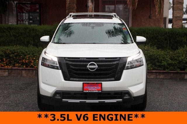 2024 Nissan Pathfinder SL