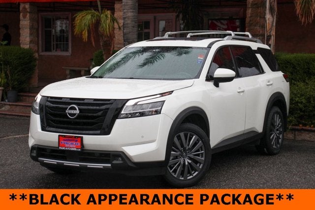 2024 Nissan Pathfinder SL