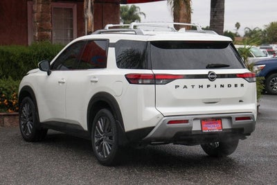 2024 Nissan Pathfinder SL