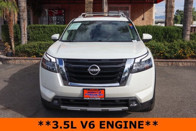 2022 Nissan Pathfinder SL