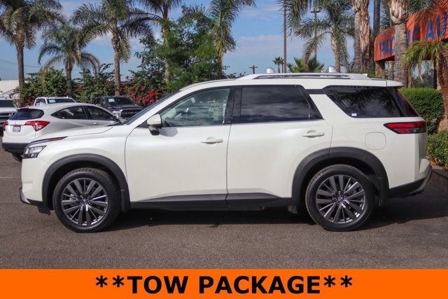 2022 Nissan Pathfinder SL