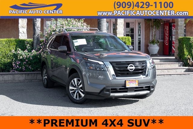 2025 Nissan Pathfinder SL