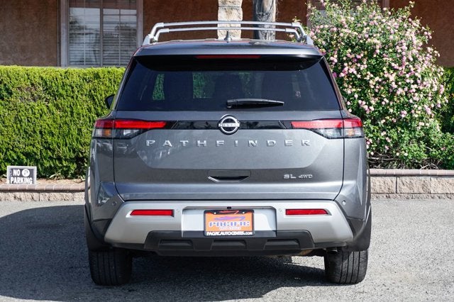 2025 Nissan Pathfinder SL