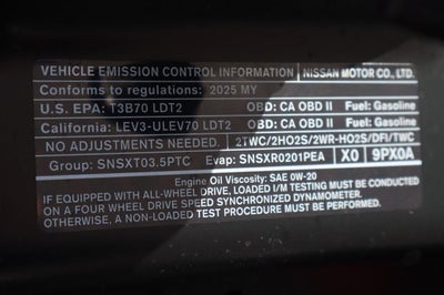 2025 Nissan Pathfinder SL