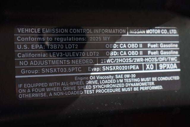 2025 Nissan Pathfinder SL