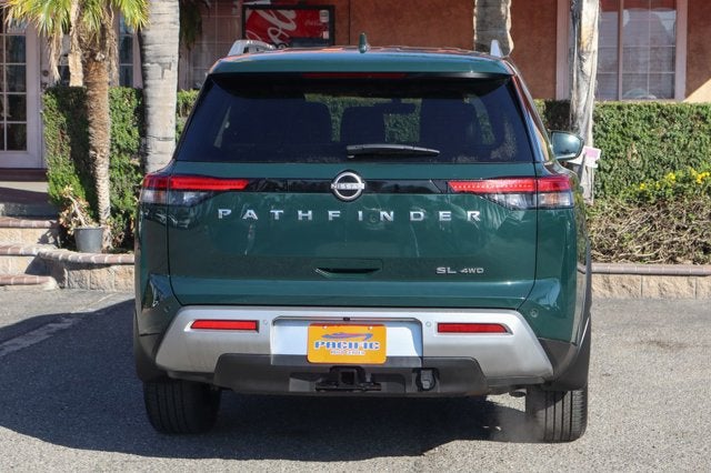 2025 Nissan Pathfinder SL
