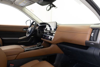 2025 Nissan Pathfinder Platinum