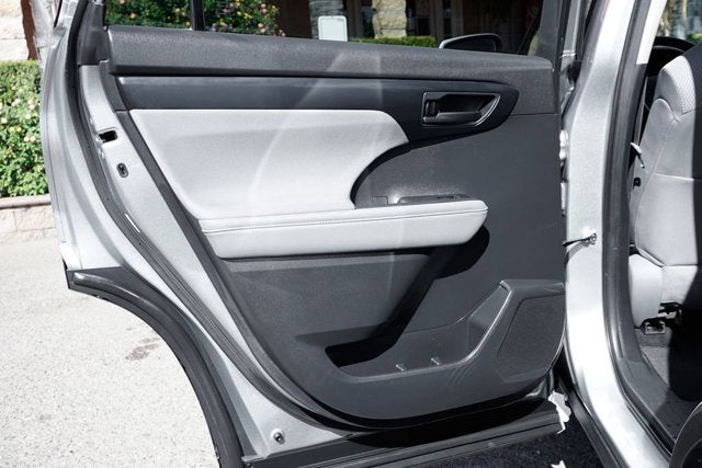 2021 Toyota Highlander Hybrid LE