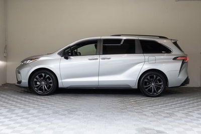 2022 Toyota Sienna XSE