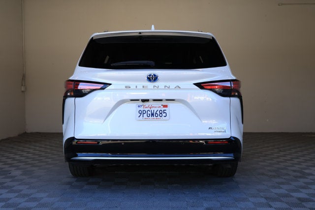 2024 Toyota Sienna Platinum