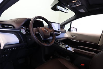 2024 Toyota Sienna Platinum