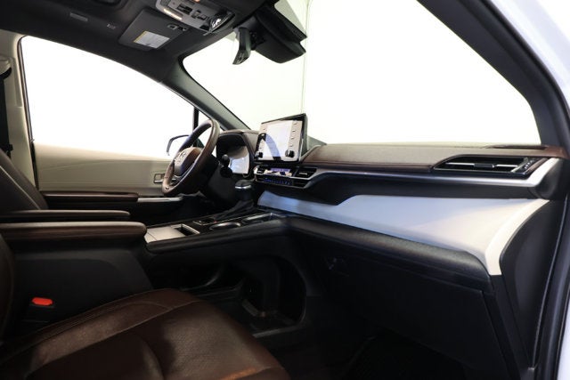 2024 Toyota Sienna Platinum