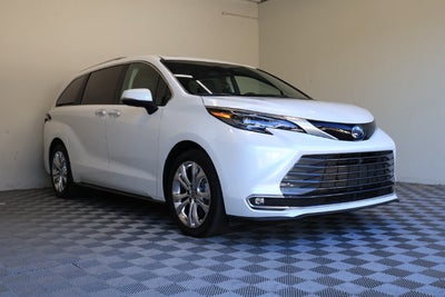 2024 Toyota Sienna Platinum