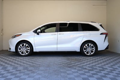 2024 Toyota Sienna Platinum