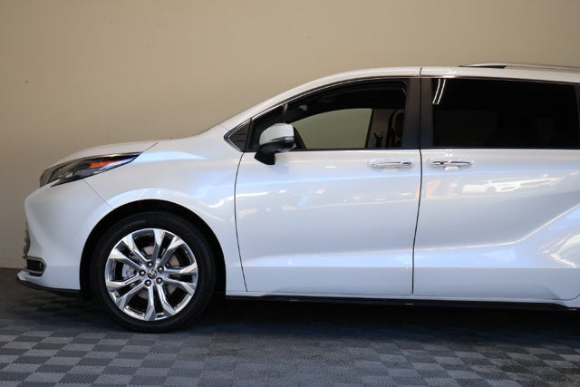 2024 Toyota Sienna Platinum