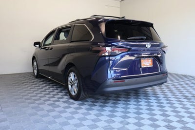 2025 Toyota Sienna XLE