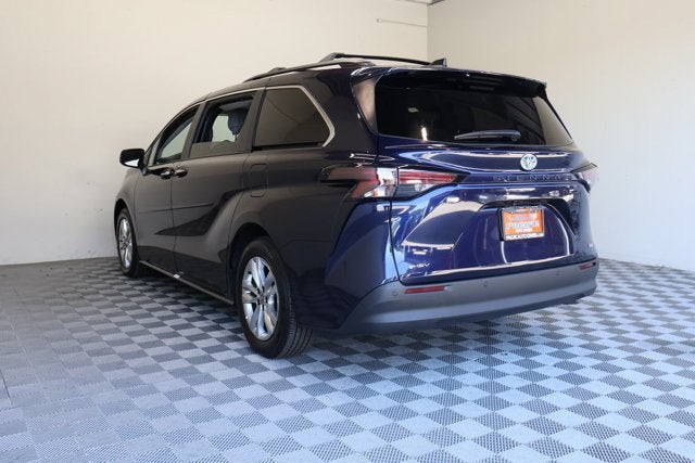 2025 Toyota Sienna XLE