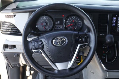 2017 Toyota Sienna LE