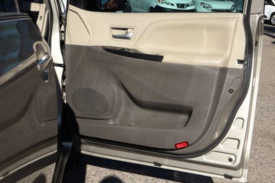 2017 Toyota Sienna LE