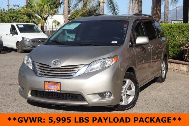 2017 Toyota Sienna LE