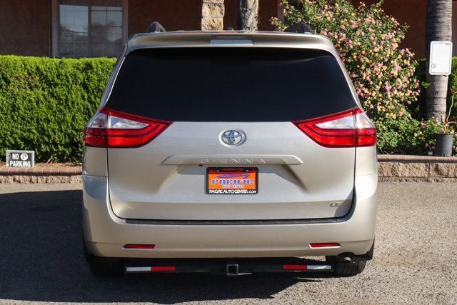 2017 Toyota Sienna LE
