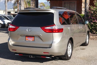 2017 Toyota Sienna LE