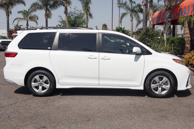 2019 Toyota Sienna LE