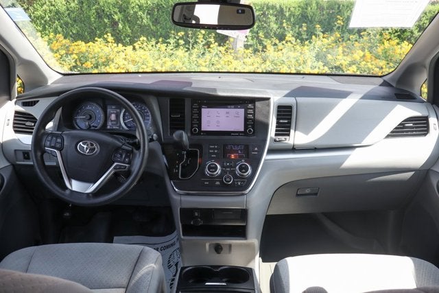 2019 Toyota Sienna LE