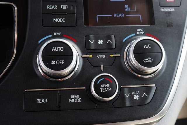 2019 Toyota Sienna LE