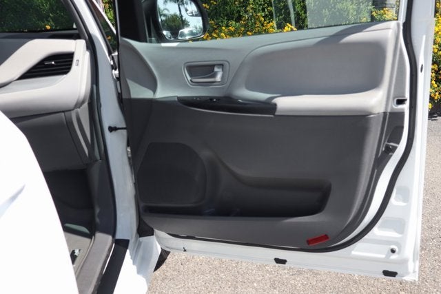 2019 Toyota Sienna LE