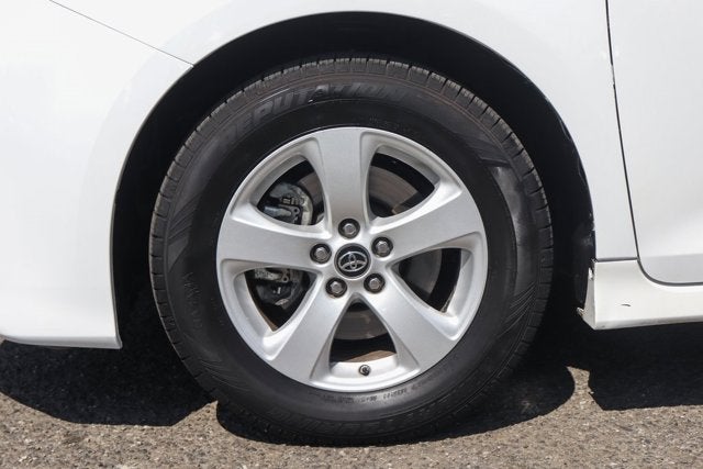 2019 Toyota Sienna LE